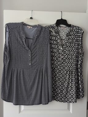 Bundle of 2 Womens Dress Barn Printed Sleeveless Blouses